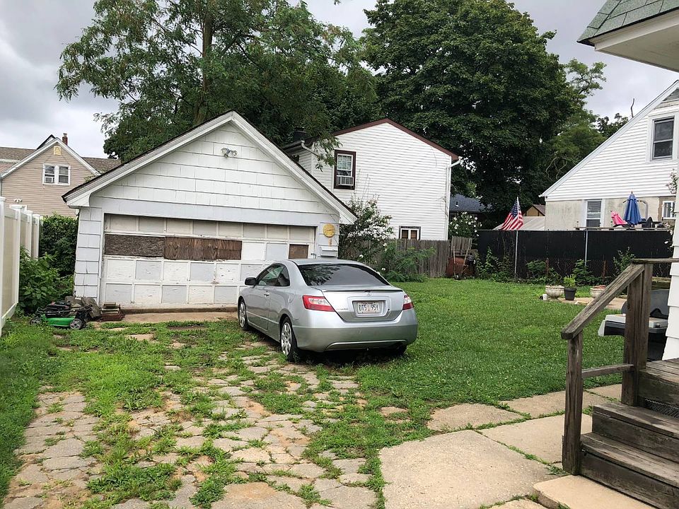 2nd image of 191 Park Ave