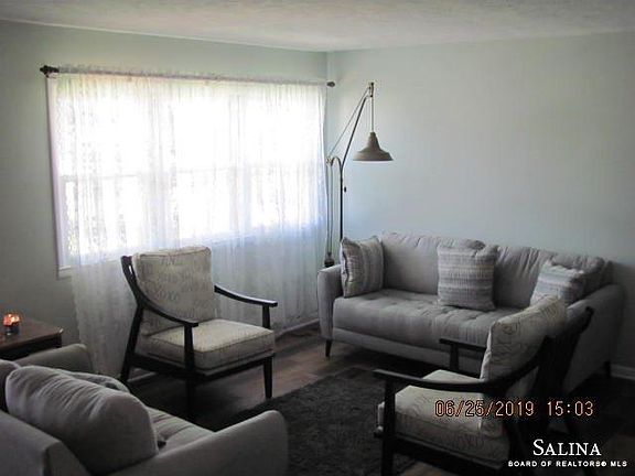 5th image of 2086 Roach St