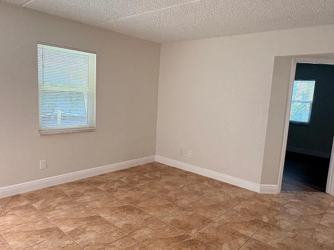 2 bed, 1.0 bath, 754 sqft, $1,900 — Photo 4