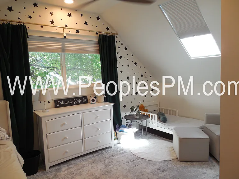 1110 5th St NE — Photo 11