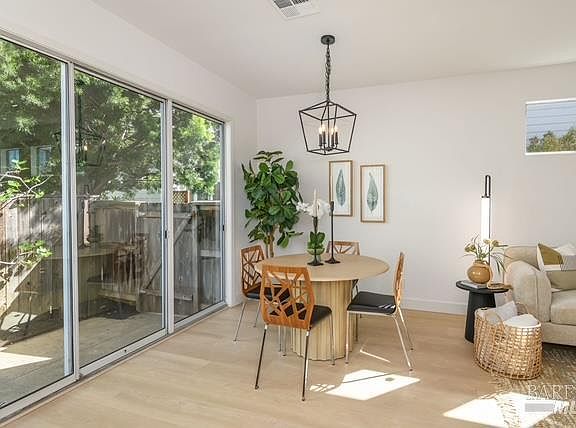 5th image of 2083 Easton Drive