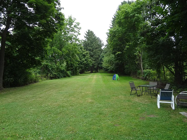 2538 Clover St — Photo 17
