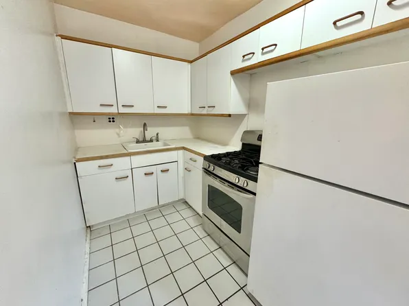 30-45 Hobart Street image 8 of 16