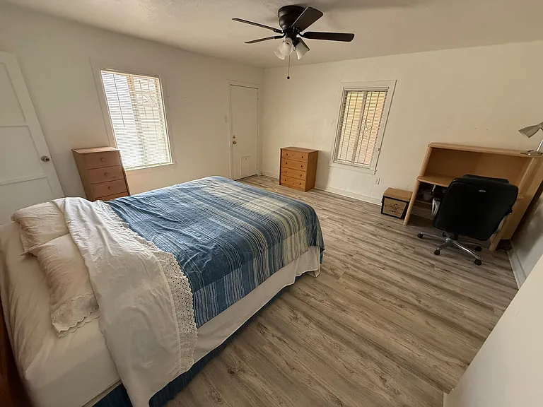 3438 E Lee St — Photo 15