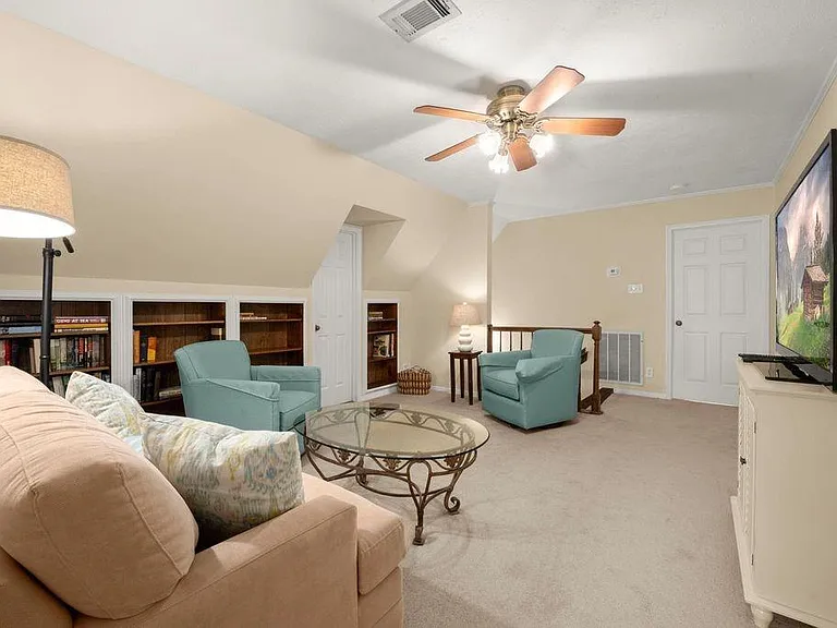7615 Litchfield Ln — Photo 30