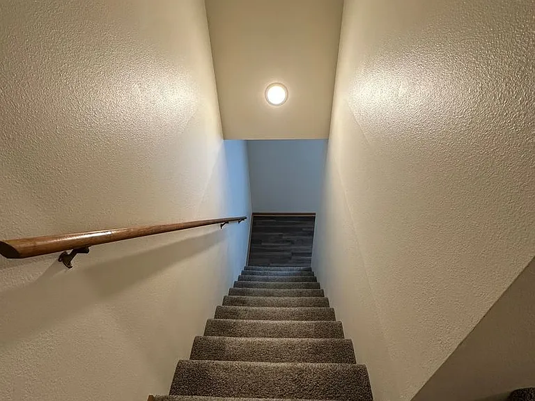 1011 Kellogg Ave — Photo 12