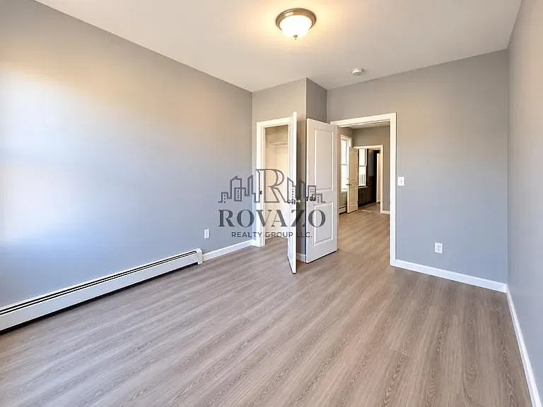 2 bed, 600 sqft, $1,650 — Photo 3