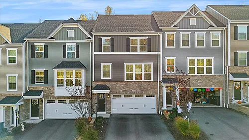 Floor plan 3 bed / 2.5 bath