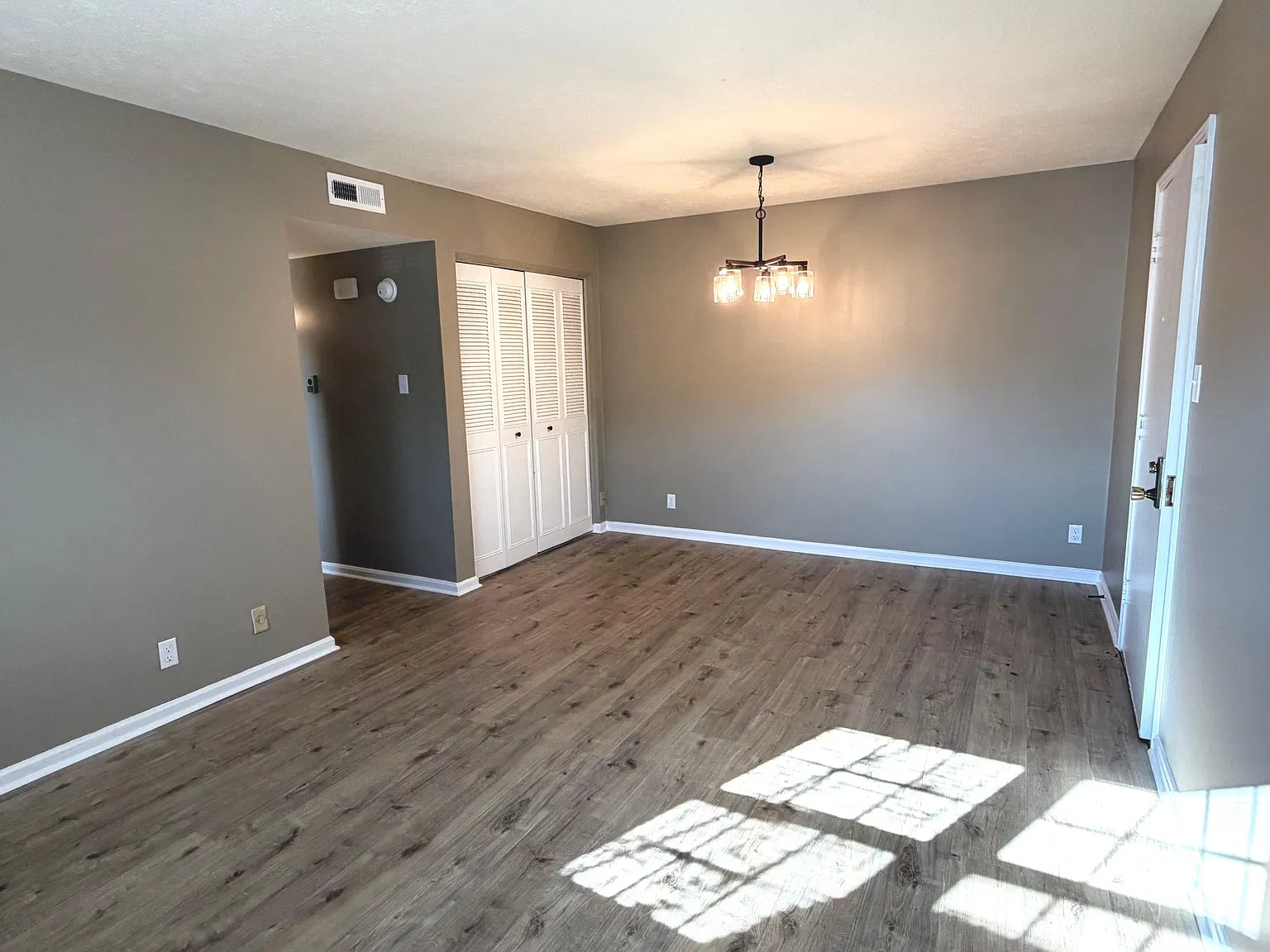 4219 N Church Way — Photo 2