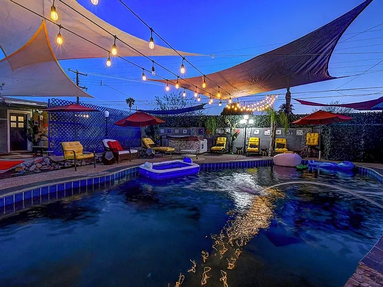 121 W Balboa Dr — Photo 32