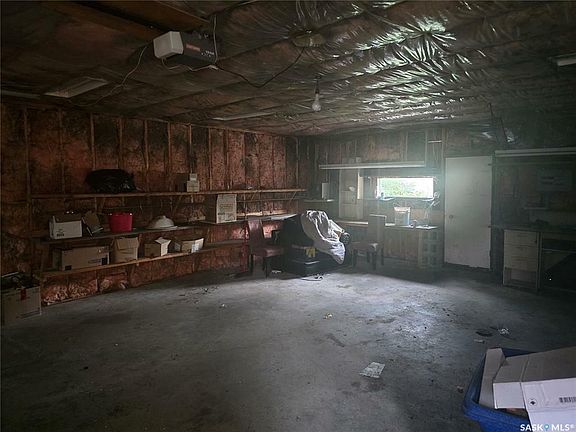 5th image of 630 Little Quill Ave E