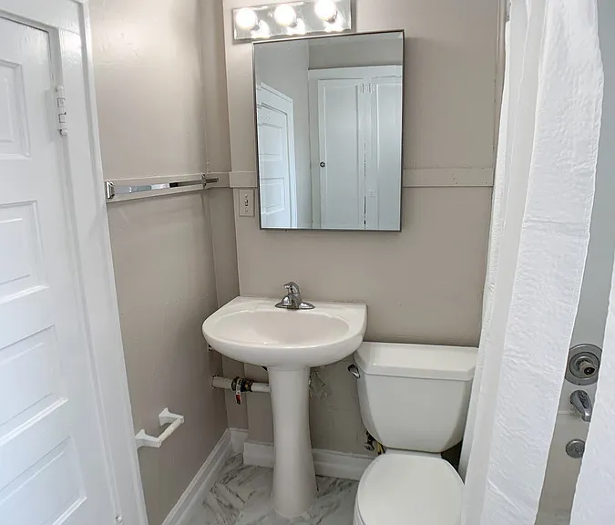 244 S 26th St #3 — Photo 16