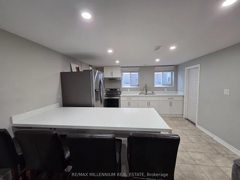 80 Rainier Sq #BASEMENT — Photo 10