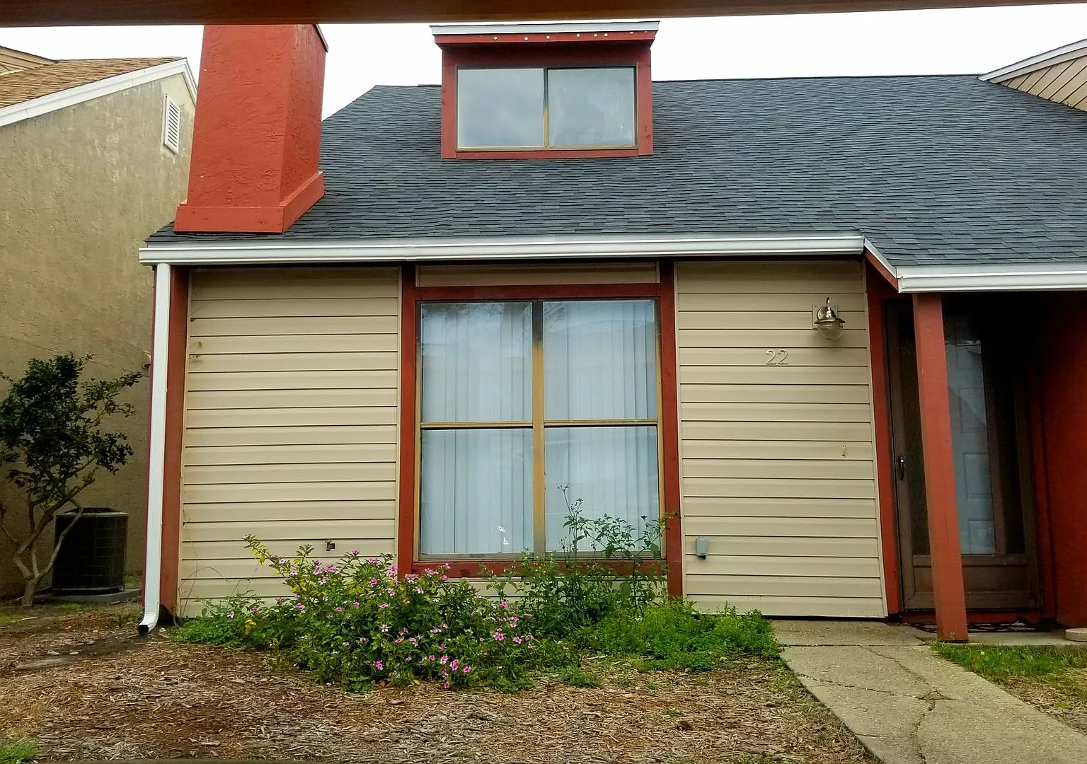 For Rent! 3BR/2BA Home Close to Hathaway Bridge! — Photo 1