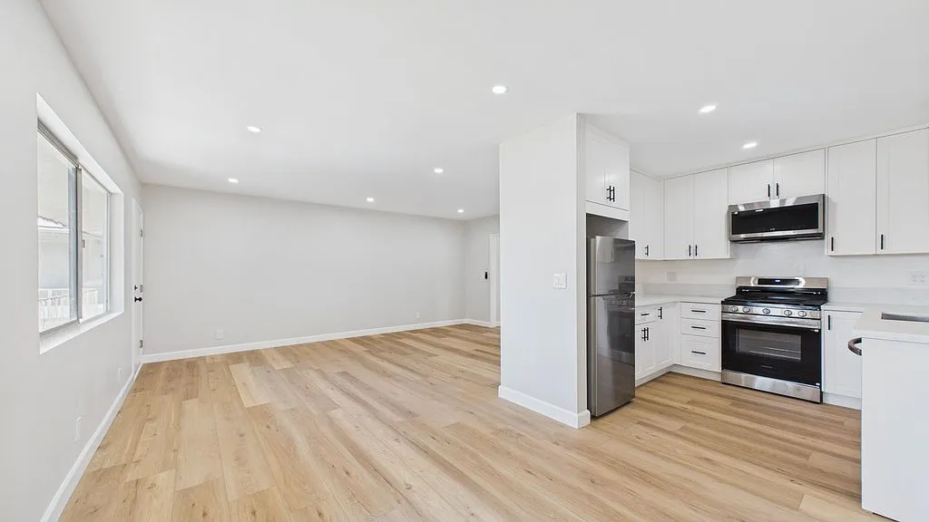 1 bed, 814 sqft, $2,350 — Photo 2