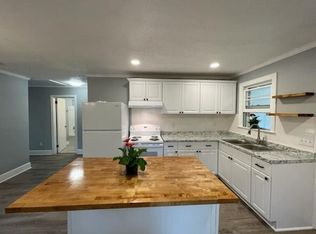 21 Collins St, Manning, SC 29102