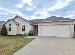334 W Summit St, Aurora, MO 65605