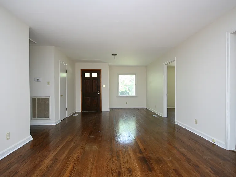507 Bob Wallace Ave SW — Photo 3