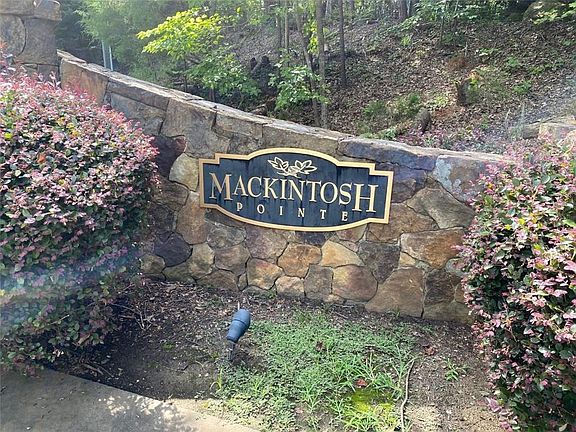 3rd image of 2616 Mackintosh Lake Ln