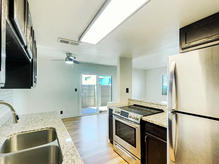 1219 E Townley Ave — Photo 9
