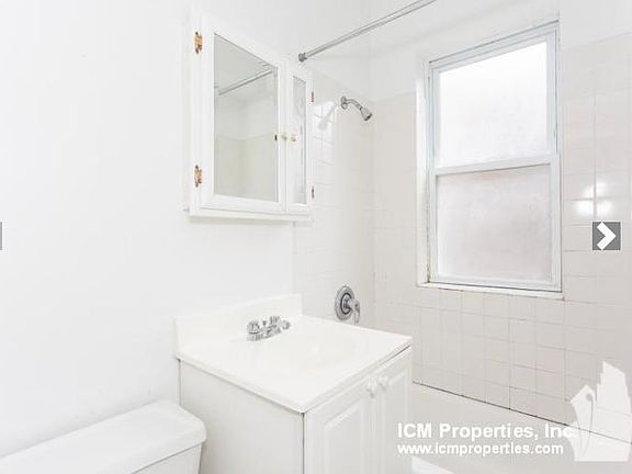 4th image of 1953 W Winnemac Ave #3A