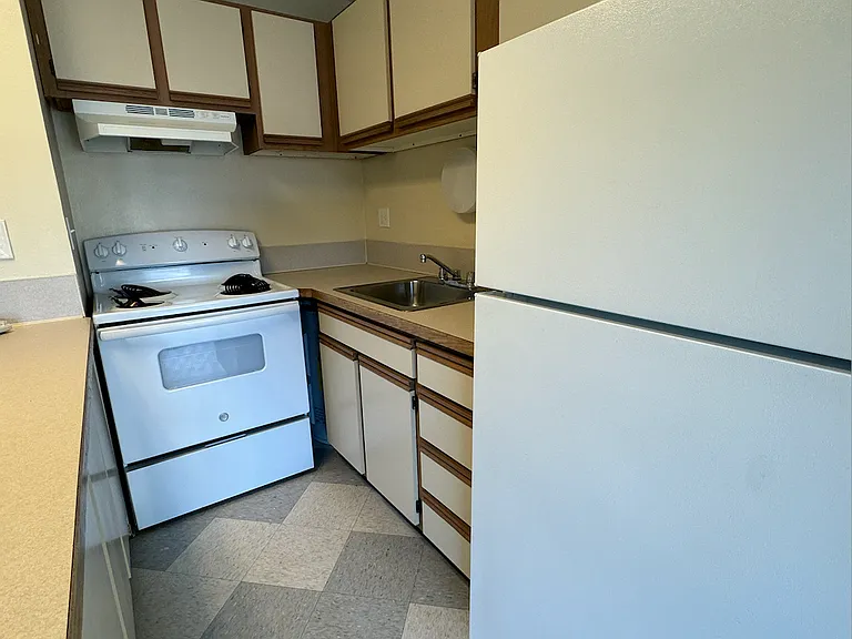 4130 11th Ave NE #604 — Photo 2