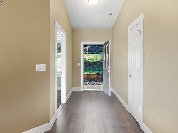 4th image of 29506 Old Rainier Rd