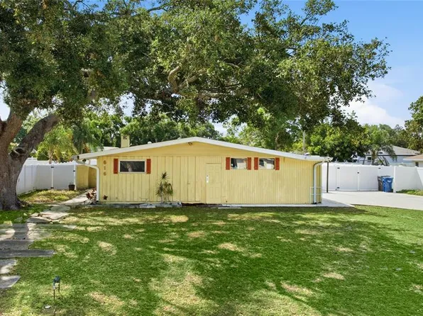 616 Saint Andrews Dr, Sarasota, FL 34243