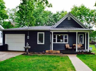 421 S 6th St, Pierce, NE 68767