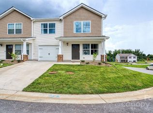 4 Virginia Commons Dr, Arden, NC 28704