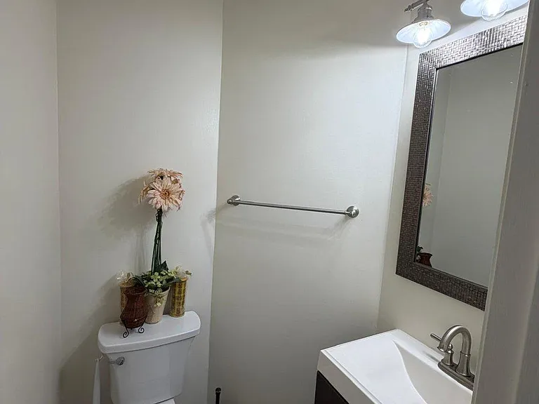 111 Connery Ter SW — Photo 3