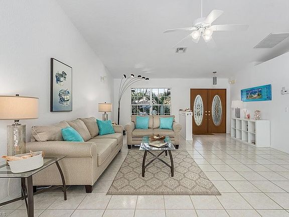 4th image of 2528 SW 37th Ter