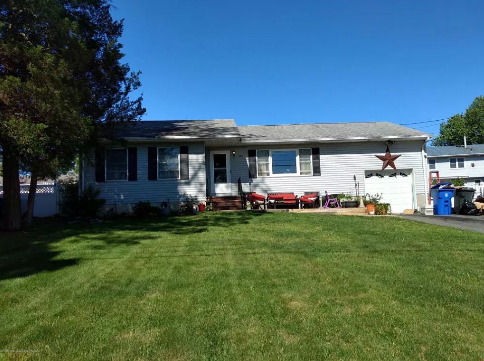 1st image of 554 Vine Ave