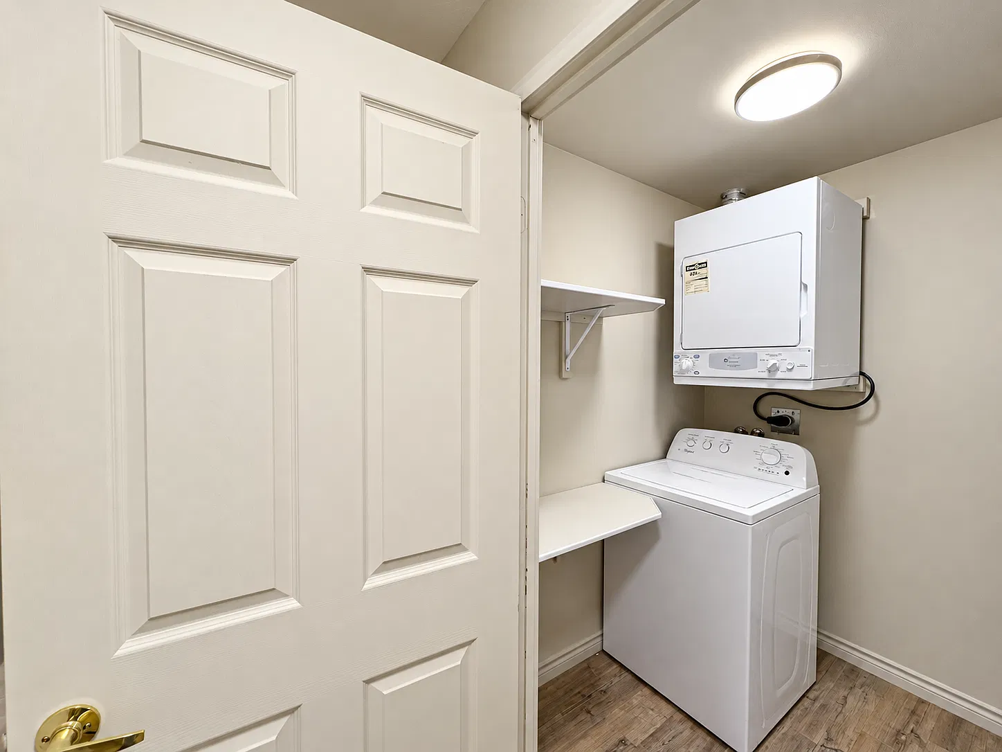 3 bed, 502 sqft, $2,499 — Photo 3
