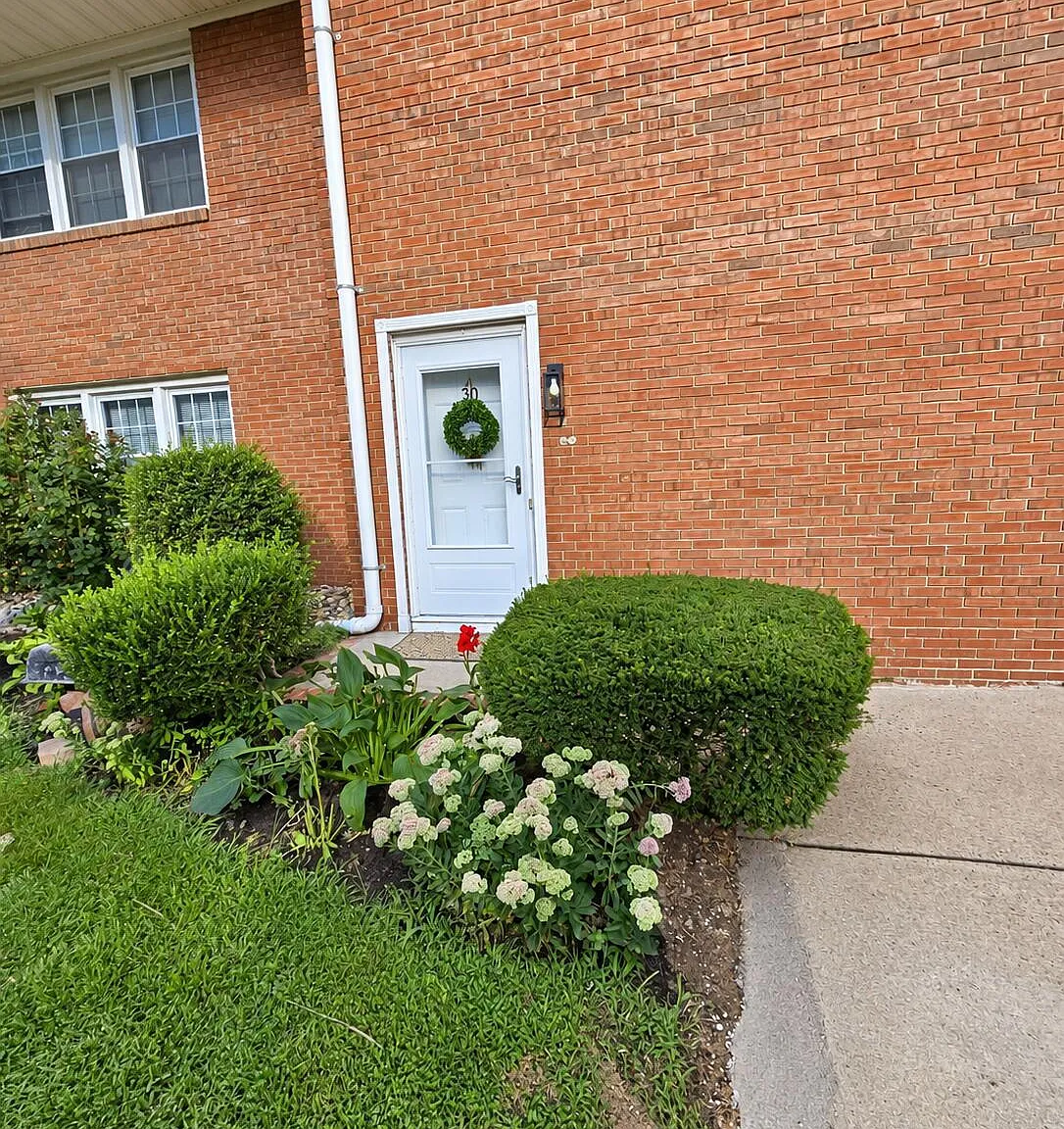 1 bed, 842 sqft, $2,400 — Photo 4