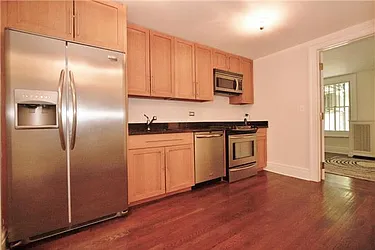 Rented by R New York