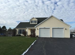 934 Gristmill Rdg, Webster, NY 14580