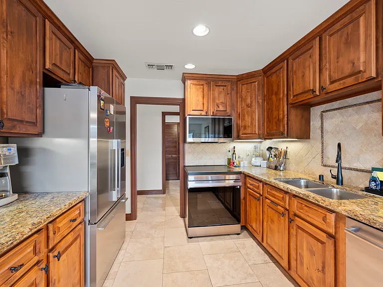 2955 McCall St #301 — Photo 17
