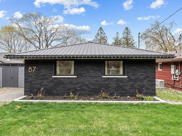 87 Cedar Dr — Photo 2