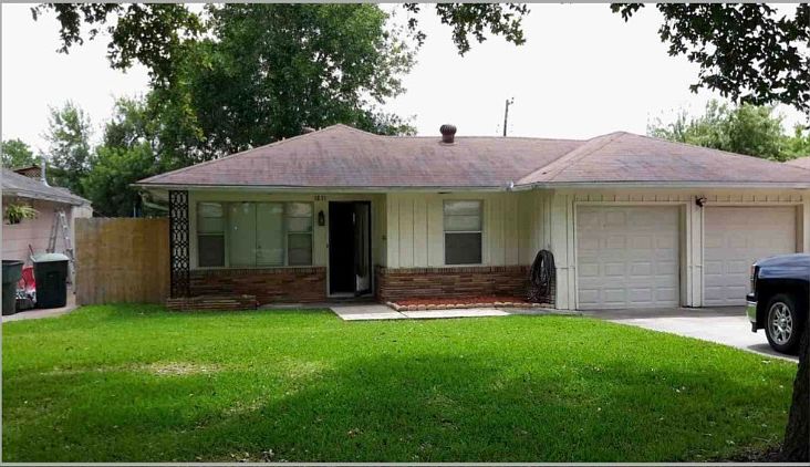 1st image of 3831 Woodrow Dr