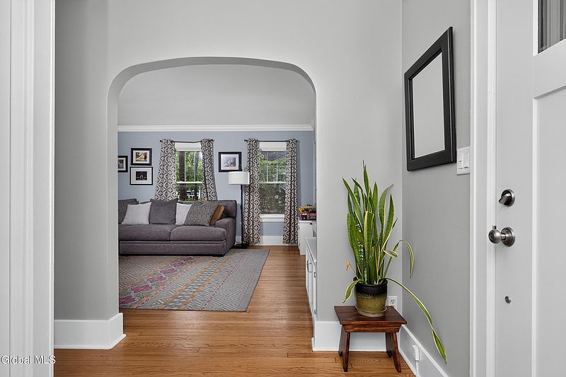 5th image of 115 Winne Road