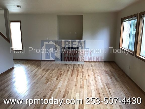 5th image of 16922 15th Ave E #16924