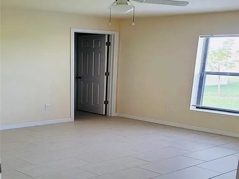 4540 SW 8th Court Cpe — Photo 5