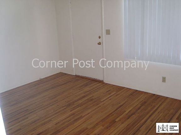 4th image of 208 Grove St NE APT A