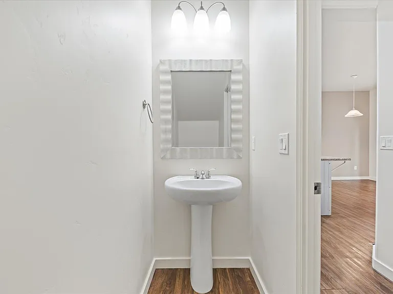 Verraso Village Townhomes — Photo 44