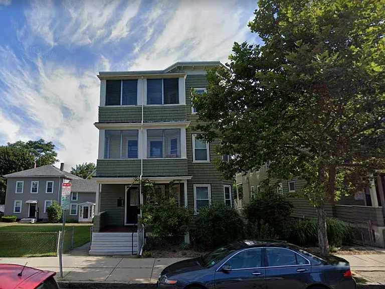 Highland Ave — Photo 23