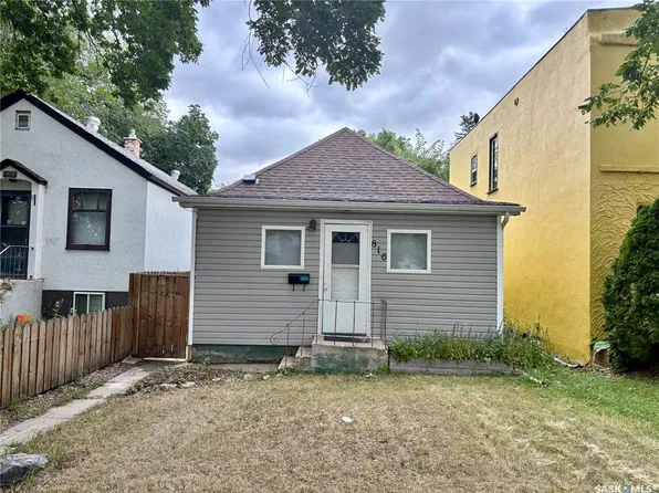 816 I AVENUE S, Saskatoon, SK S7M 1Z3