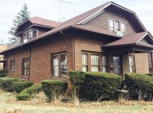 776 W Chicago St, Elgin, IL 60123