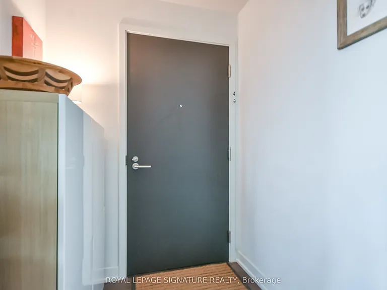 39 Mary St #1505 — Photo 2