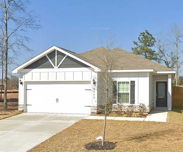 4 bed, 2.5 bath, 2203 sqft, $1,915 — Photo 1